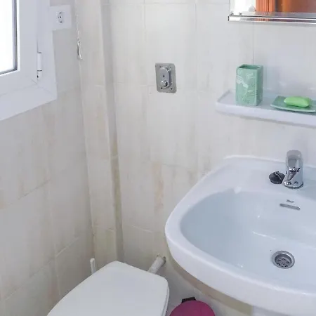 Stunning In With 0 Bedrooms